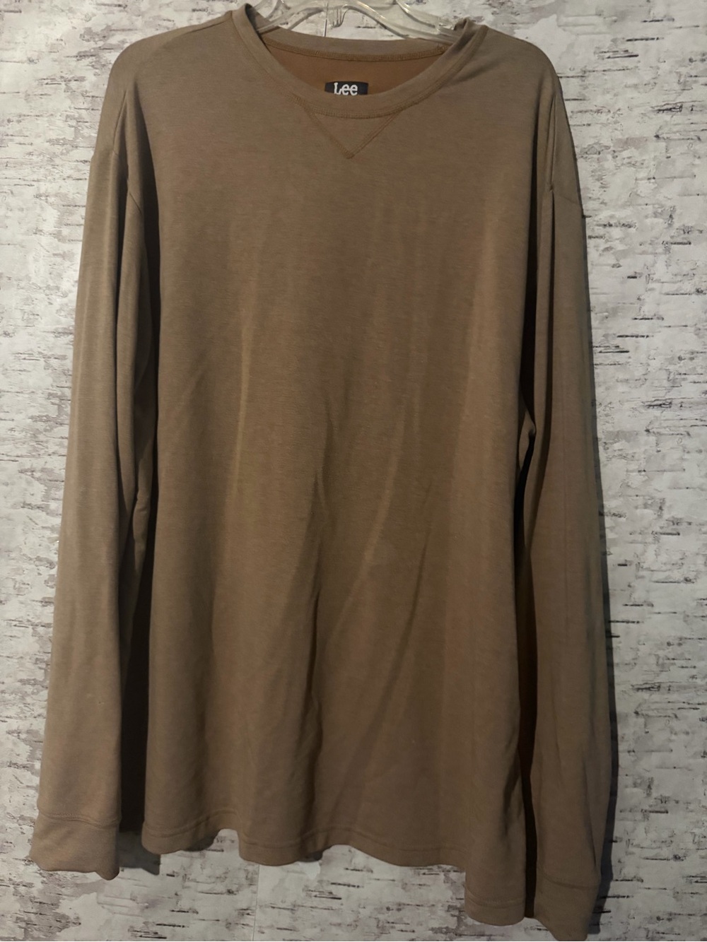Lee Men's NWOT Long Sleeve Crewneck Shirt in Brown-Tan